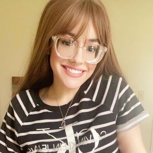 Meet your Posher, Cassandra